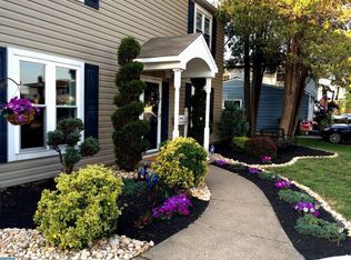 91 Terrace Rd, Levittown, PA 19056