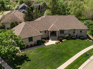 2902 Clover Pl SW, Rochester, MN 55902