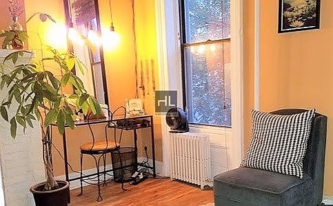 1st image of 609 Vanderbilt Ave APT 2