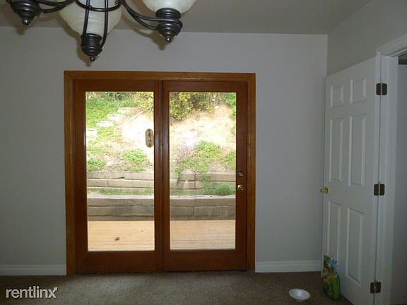 4th image of 433 Mount Washington Dr