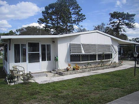 2nd image of 416 Edgemar Ct
