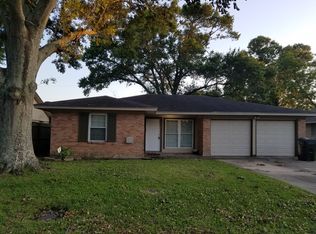 319 34th St, Nederland, TX 77627