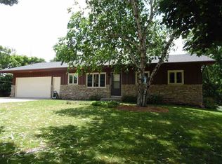 2017 Enderby Ln, Green Bay, WI 54311