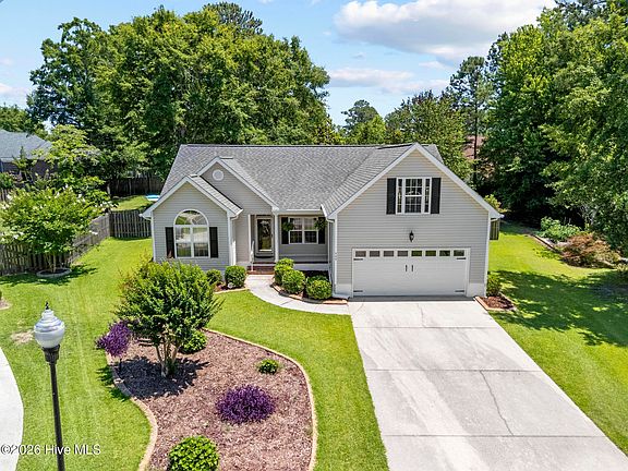 2nd image of 909 Woodridge Court SE