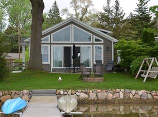 8778 Rushside Dr, Pinckney, MI