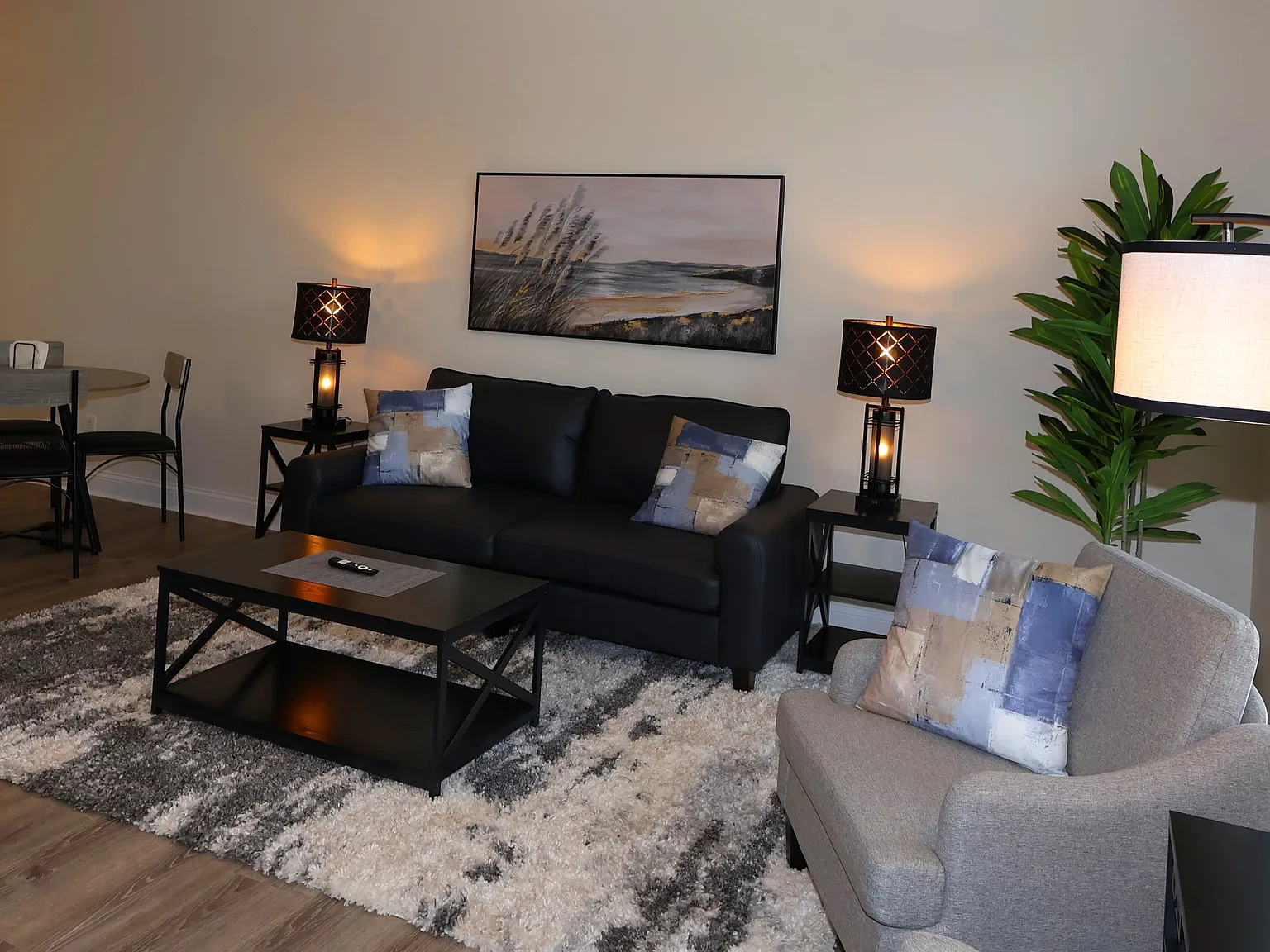 2 bed, 1371 sqft, $2,575 — Photo 2