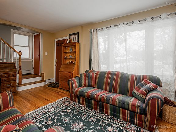 3rd image of 2750 Oak Park Ave