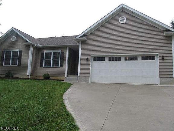 4th image of 102 Carroll Dr