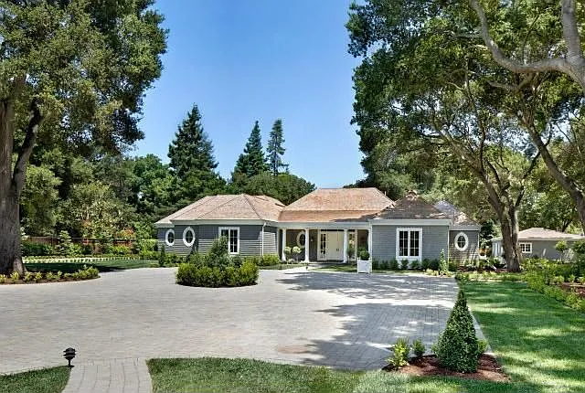 24 Catalpa Dr photo 1