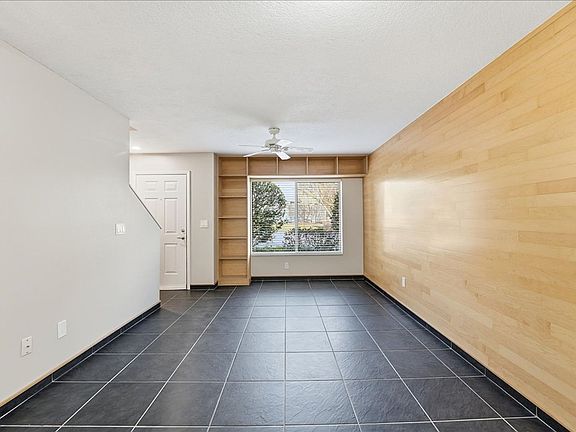 4th image of 295 Sandlewood Trl