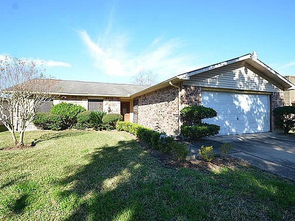 2nd image of 15818 Ironside Creek Dr