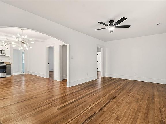 4th image of 706 Cranbrook St