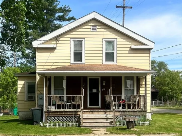 402 Center St, Conneautville, PA 16406