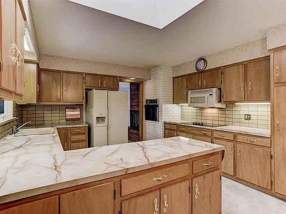 3rd image of 3030 E Bates Ave