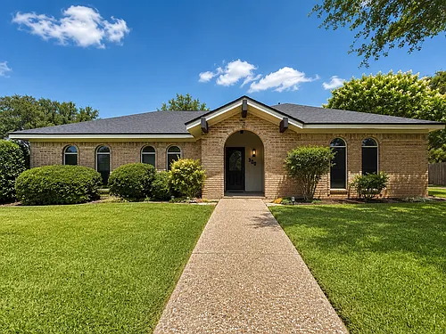 300 Travis Ln Photo 1 300 Travis Ln Photo 1