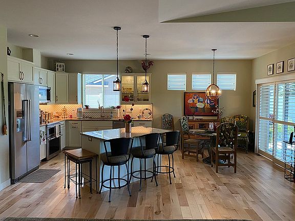 4th image of 211 Pershing Cir