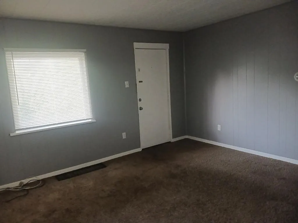 2 bed, 840 sqft, $950 — Photo 3