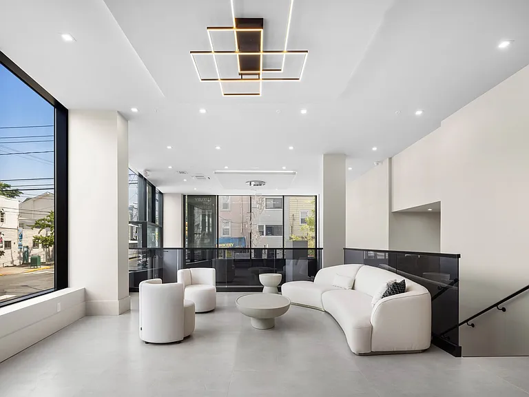 Central 70 Lofts — Photo 7