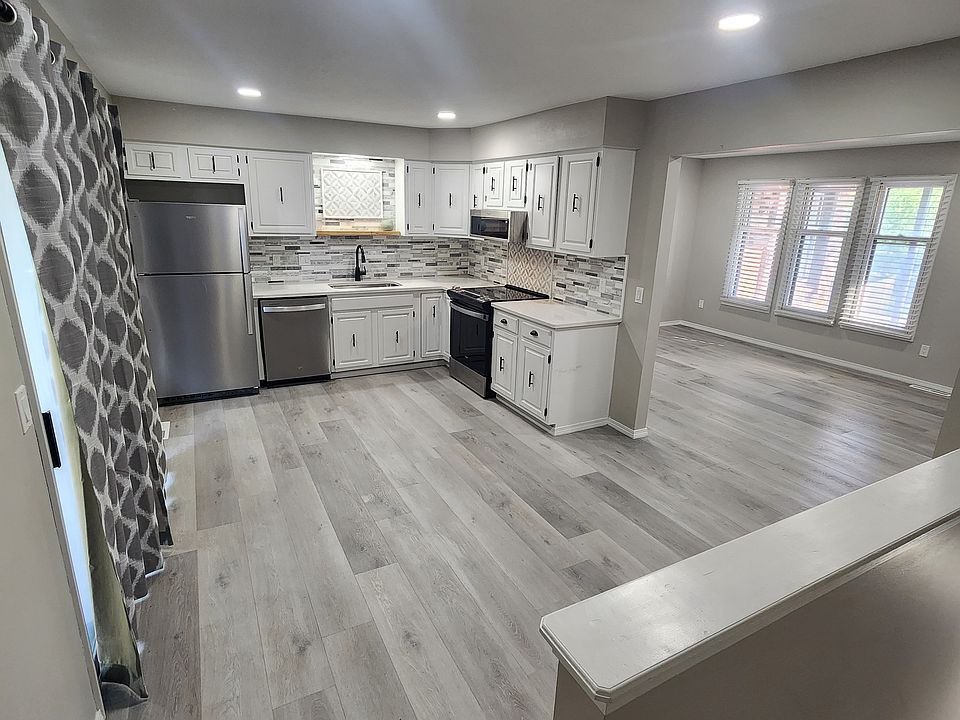 1st image of 3222 S Walnut St #3222