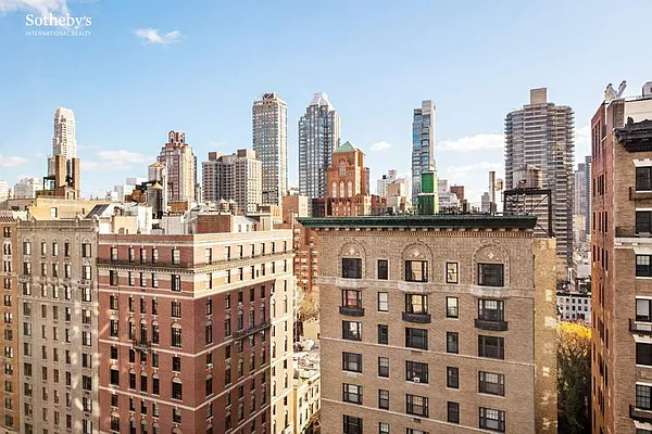 Sold by Sotheby's International Realty | media 13