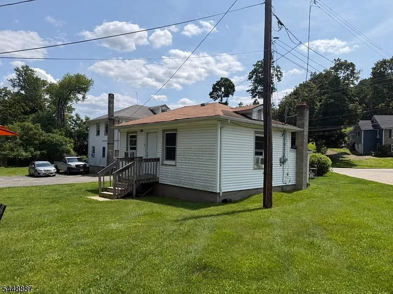 14 Hillside Ter #B — Photo 1