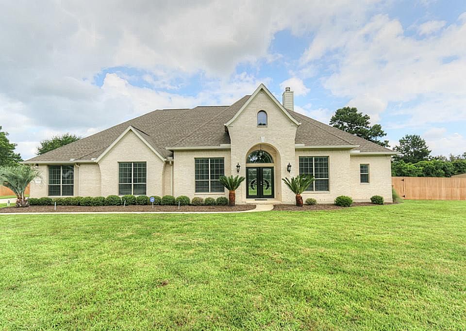 1st image of 13410 Lucien Ln