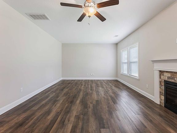 4th image of 112 White Oak Pl