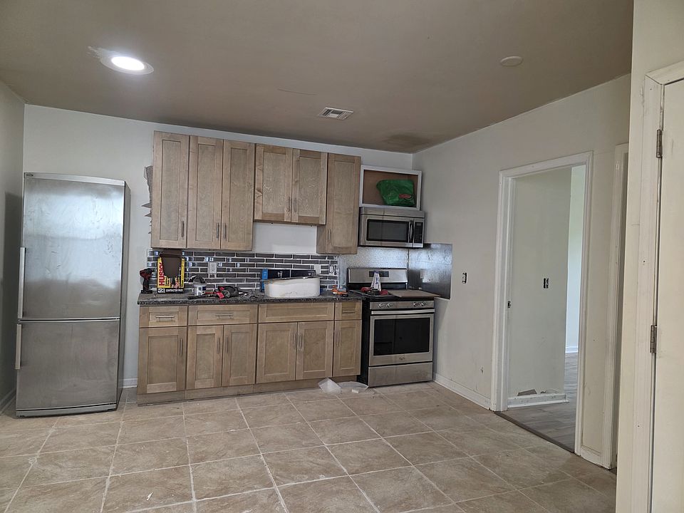 1st image of 230 1st Ave Floor 2