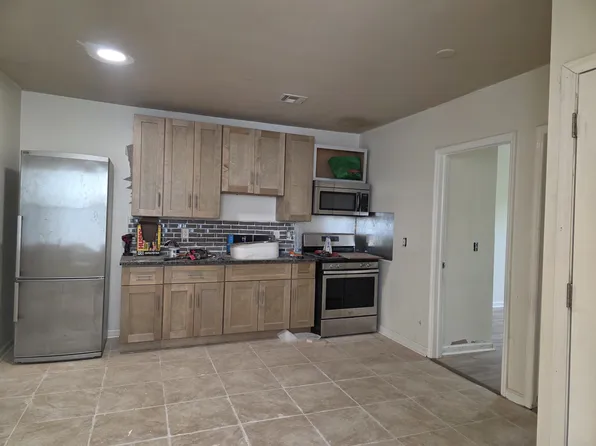 230 1st Ave Floor 2, Roselle, NJ 07203