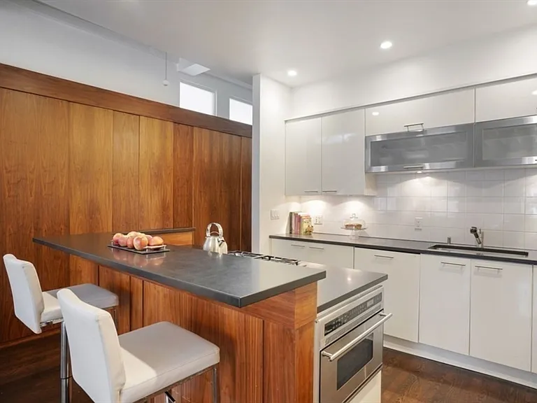 132 Commonwealth Ave #Penthouse 9 — Photo 11