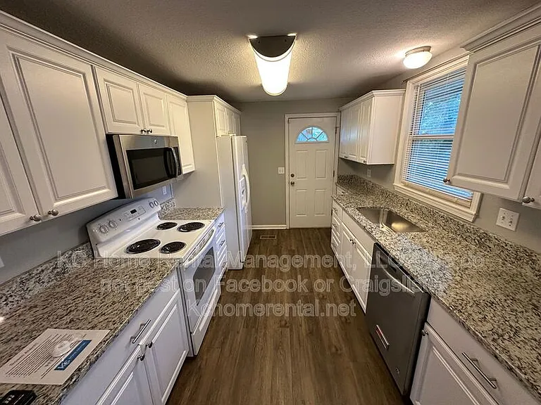 4045 S Minnie St — Photo 6