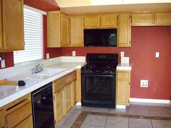 3rd image of 1239 Aristocrat Dr