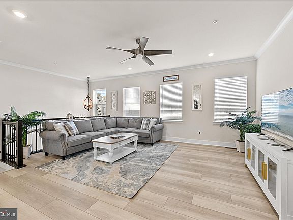 4th image of 9503 Seascape Ln #4
