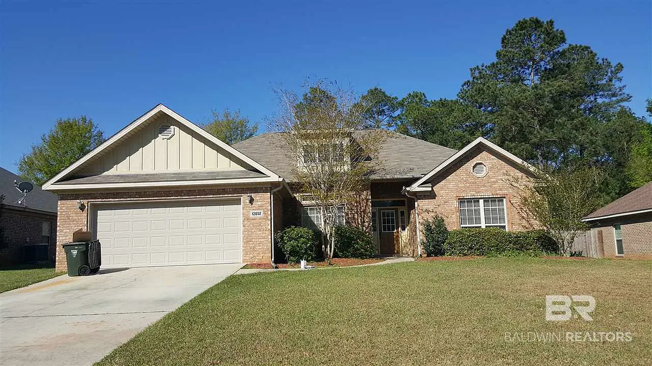 3 bed, 2.0 bath, 1840 sqft, $2,000 — Photo 1