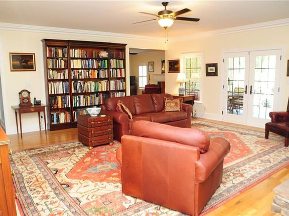 4th image of 7602 Ribier Dr