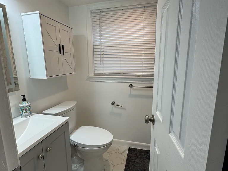 1650 La Salle Ave — Photo 19