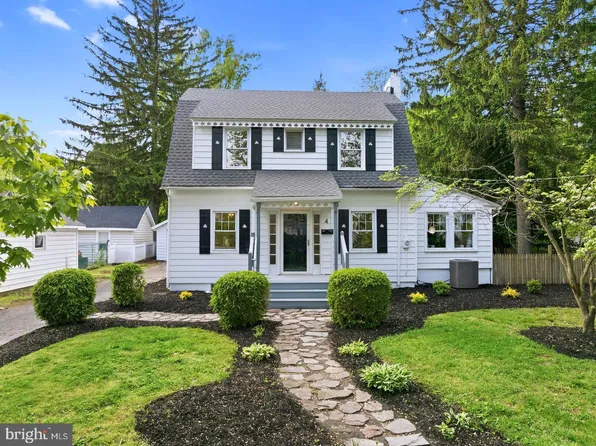 4 2nd St, Riverton, NJ 08077