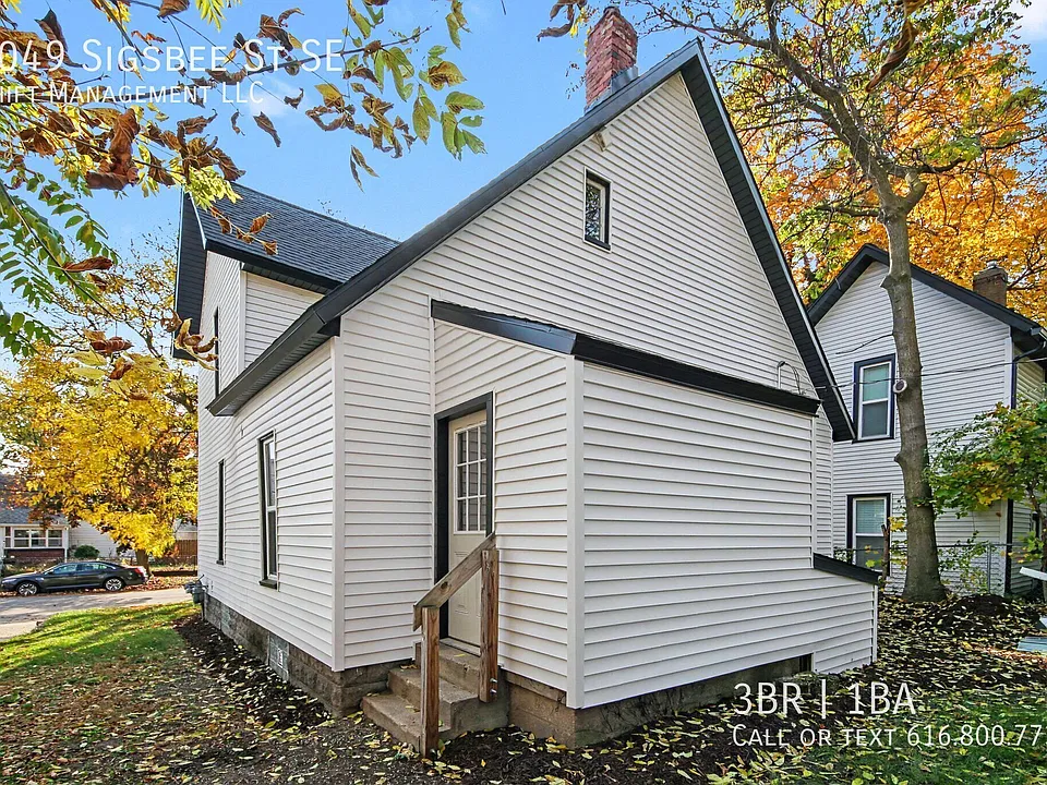 1049 Sigsbee St SE