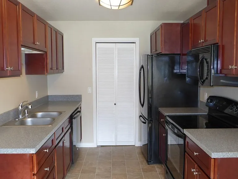 9236 Emily Way — Photo 8
