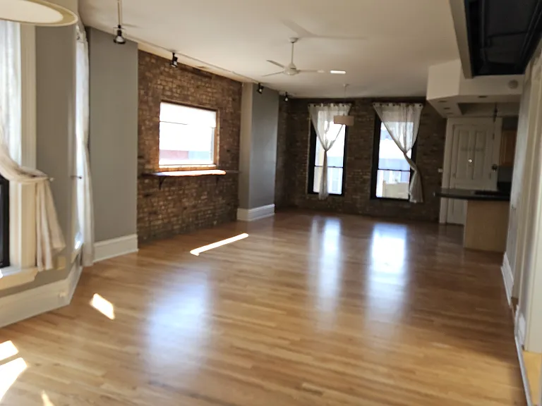 1127 W Madison St — Photo 18