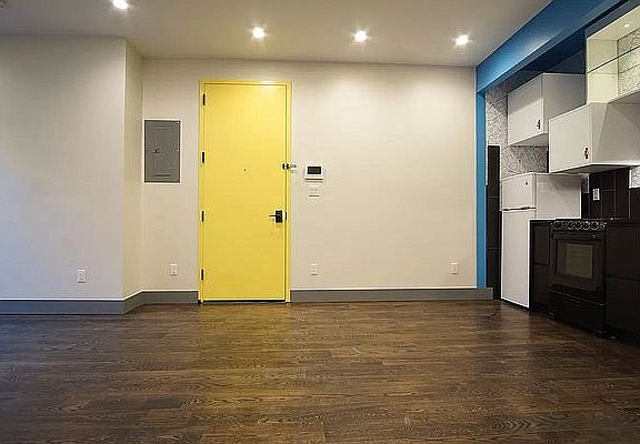2nd image of 114 Jefferson St #1D
