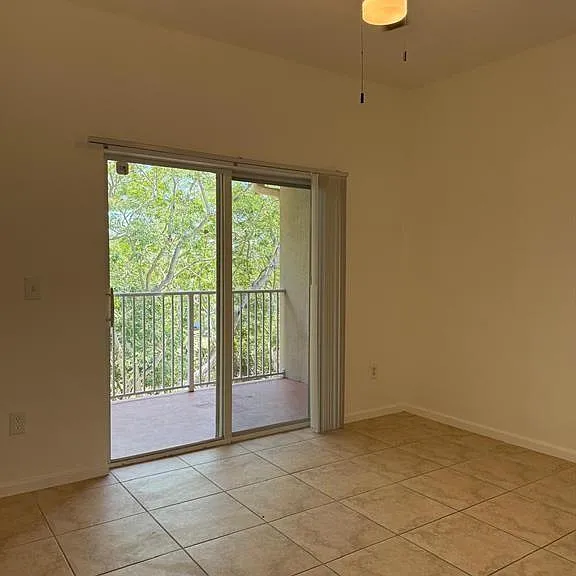 2941 Riverside Dr #303 — Photo 10