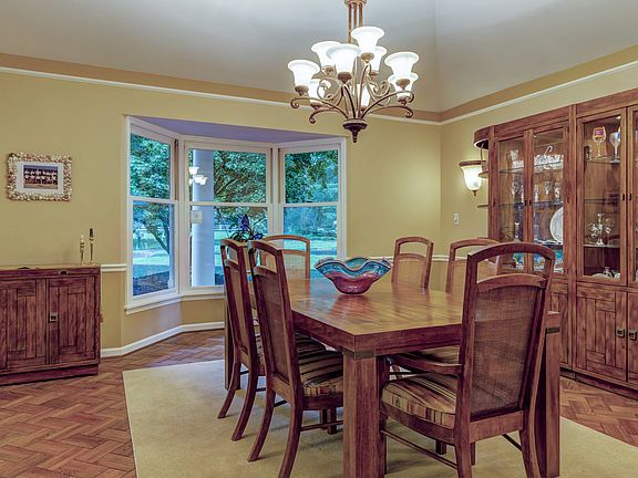 4th image of 419 Conway Lake Dr