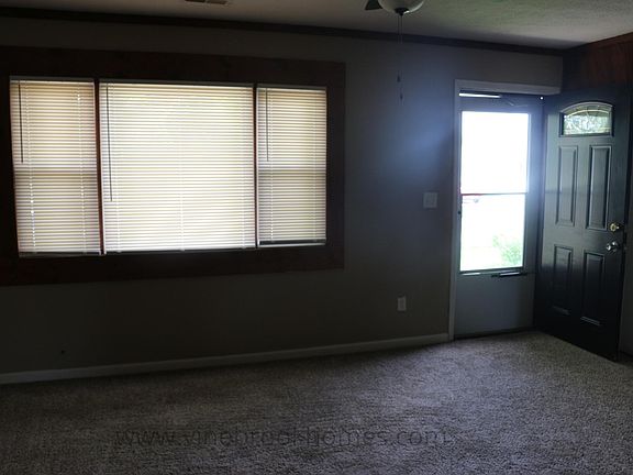 4th image of 110 Diana Ln N