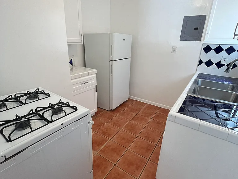 756 N Van Ness Ave #1 — Photo 7