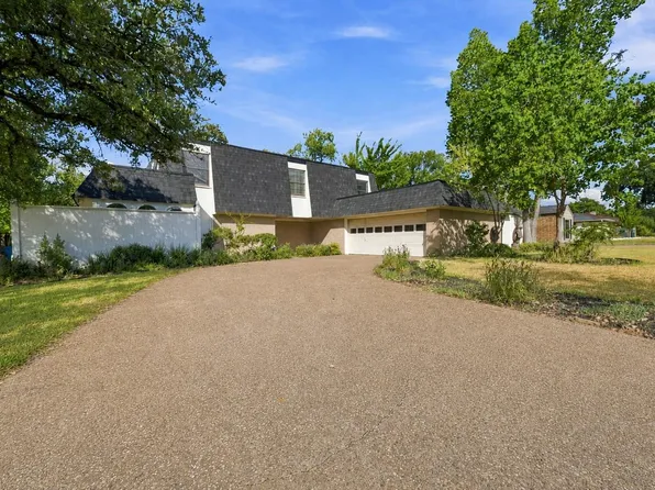 2705 Arbor Dr, Bryan, TX 77802