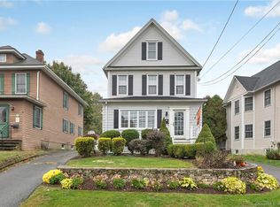 957 Huntington Rd, Stratford, CT 06614