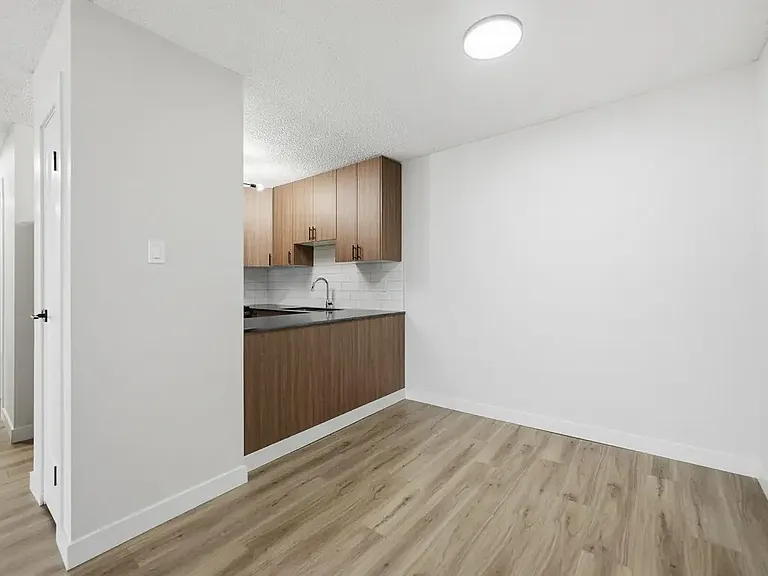 232 Pinehouse Dr — Photo 7
