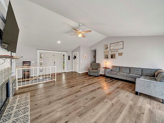 5th image of 1012 Linda Joy St