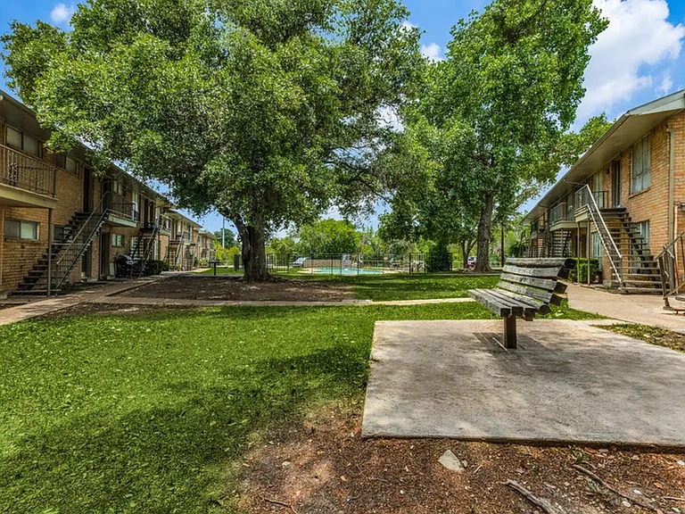 Dell Marr Allandell Apartments